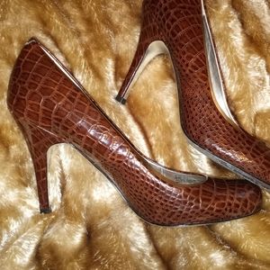 Jessica Simpson brown heels.